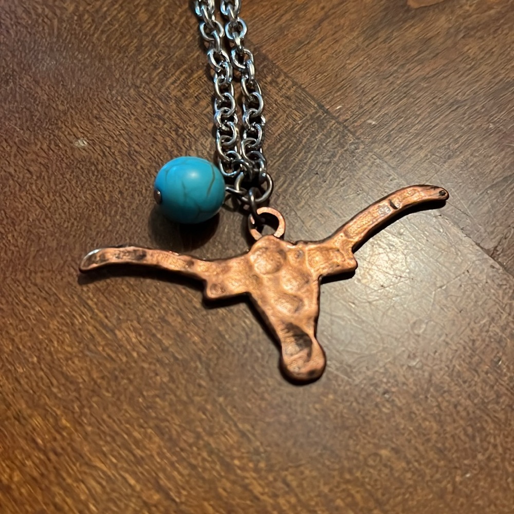 18” Justin Boots Faux Turquoise Bull/Steer Necklace